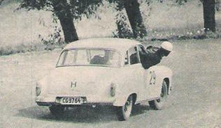 Ferenc Szenttornyay i Attila Ferjancz na samochodzie Wartburg 1000. (Motor 34/65)