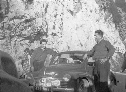 Rosier i Vater Sohn – Renault 4 CV.