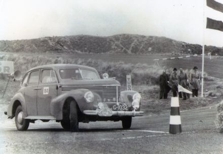 C.N.W.A.de Kuyper, A.A.Vrijlandt i G.Woud – Opel Kapitan.