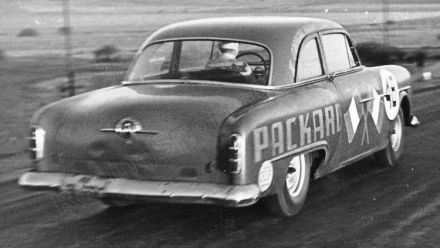Jean Trevoux i Marcel Lesurque – Packard 400 Patrician.