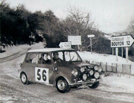 Paddy Hopkirk i Henry Liddon – BMC Mini Cooper S.