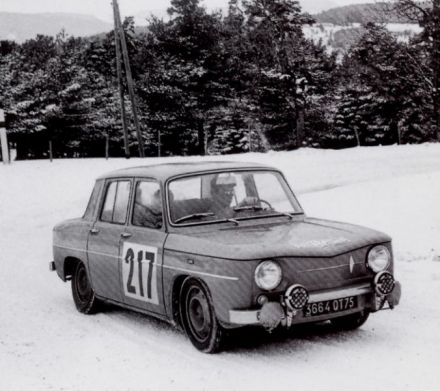 Georges Nicolas i Jean Pierre Nicolas – Renault R8.