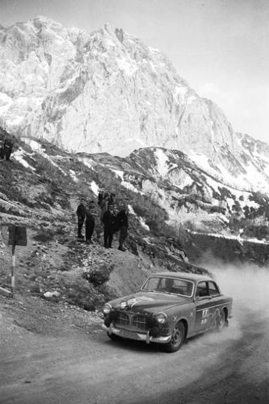 Helmut Klomfar i Ernst Marquart – Volvo 122.