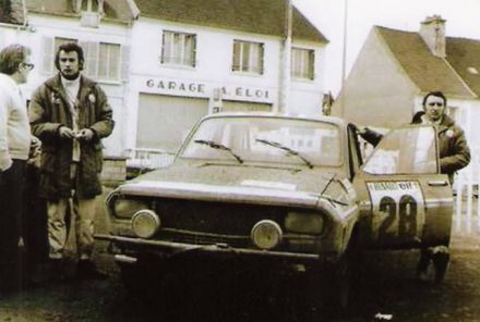 Jean Pierre Nicolas na samochodzie Renault 12 Gordini.