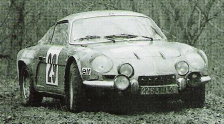 Francois Cevert i Jean Todt na samochodzie Alpine Renault A 110.