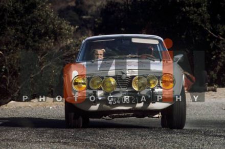 Guy Frequelin i Casteilla na samochodzie Alfa Romeo 2000 GTV.