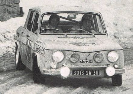 G.Gautchier i M.Gautchier na samochodzie Renault 8 Gordini.