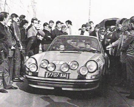 Sobiesław Zasada i Andrzej Komorowski na samochodzie Porsche 911S. (Moje rajdy – S.Zasada).