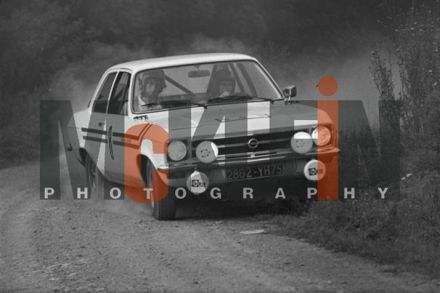 Jean Ragnotti i Jean Pierre Rouget na samochodzie Opel Ascona 1,9 SR.