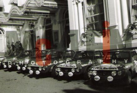 Zespół Lancii zaprezentował swoje samochody przed głównym kasynem w San Remo.