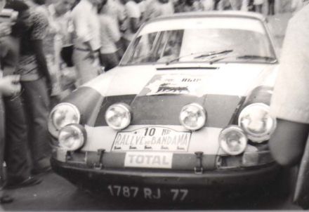 Touroul i Verney na samochodzie Porsche 911 S.