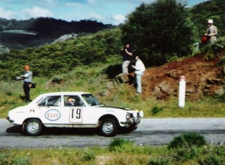 Tony Fall i Mike Wood na samochodzie Peugeot 504.