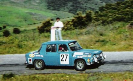 A.Vasquez i Gimenez na samochodzie Renault 8 Gordini.