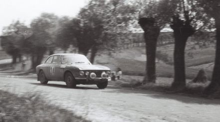 Lelio Lattari i Marek Szramowski – Alfa Romeo 2000 GTV.