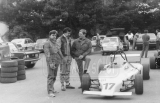 001. Bogdan Pawlak (w środku) z mechanikiem (od lewej) i J.Biliń
