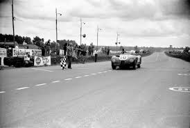 Tony Rolt i Duncan Hamilton – Jaguar C-type.