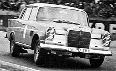 Mercedes Benz 300 SE. 