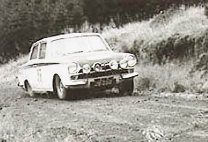 J.E.Bullough i D.E.Barrow – Ford Lotus Cortina.