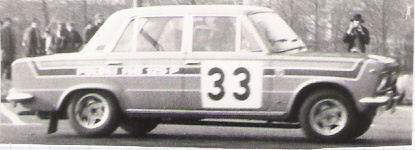 Andrzej Jaroszewicz i Andrzej Szulc na samochodzie Polski Fiat 125p.