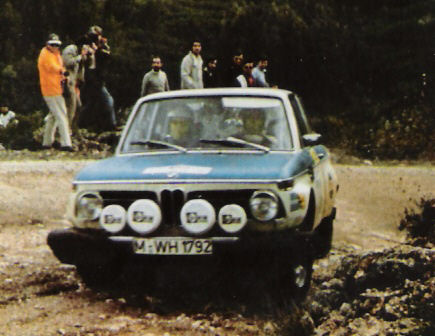 Achim Warmbold i John Davenport na samochodzie BMW 2002 Tii.