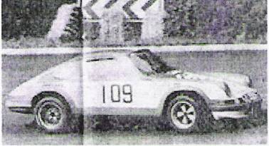 Claude Haldi na samochodzie Porsche 911S.