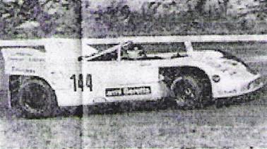 Reinhold Joest na samochodzie Porsche 908/3.