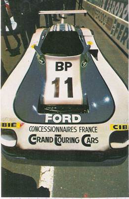 Derek Bell, David Hobbs i Vern Schuppan