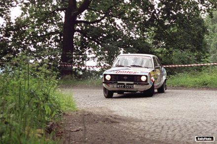 Paweł Omlet i Marek Kaczmarek - Ford Escort RS 2000 Mk.II.
