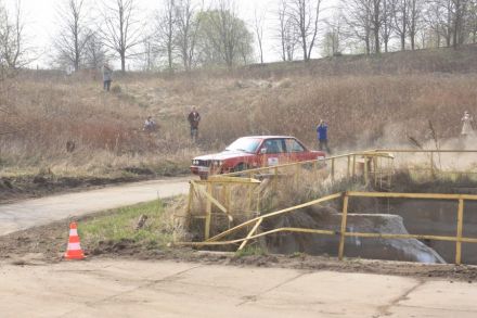 Bogdan Jankowski i Marek Kaczmarek - BMW 318iS.