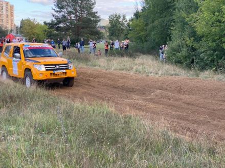 Wojciech Bogusławski i Marek Kaczmarek - Mitsubishi Pajero Turbo Diesel V8.