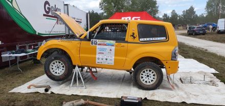 Wojciech Bogusławski i Marek Kaczmarek - Mitsubishi Pajero Turbo Diesel V8.