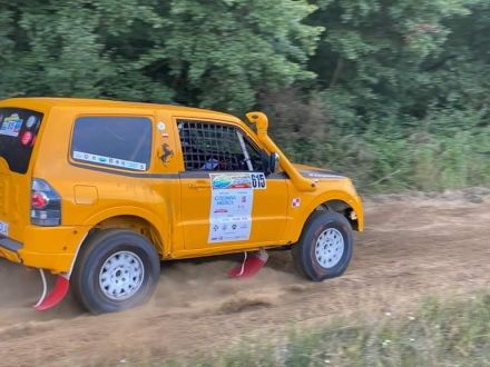 Wojciech Bogusławski i Marek Kaczmarek - Mitsubishi Pajero Turbo Diesel V8.