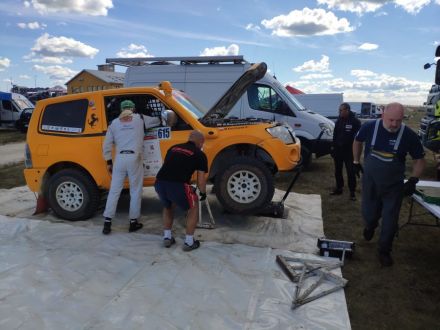Wojciech Bogusławski i Marek Kaczmarek - Mitsubishi Pajero Turbo Diesel V8.