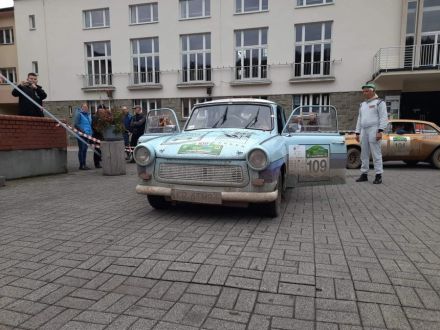 Wojciech Stawowczyk i Konrad Stawowczyk – Trabant 601.