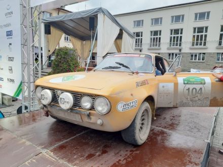 Andrzej Wodziński i Marek Kaczmarek – Alfa Romeo 2000 GT Veloce.