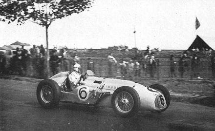  Louis Chiron – Talbot Lago 26.
