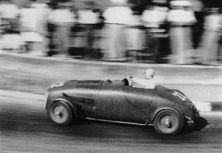  Franco Cortese – Ferrari 125 Spyder Corsa.