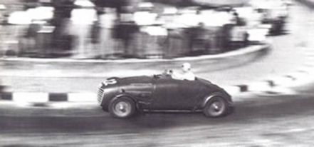  Franco Cortese – Ferrari 125 Spyder Corsa.