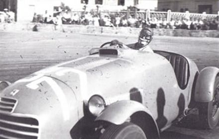  Tazio Nuvolari – Ferrari 125 Spyder Corsa.