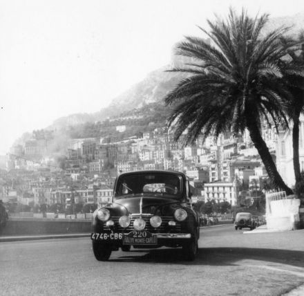 Landon i Aurlach - Renault 4 CV.