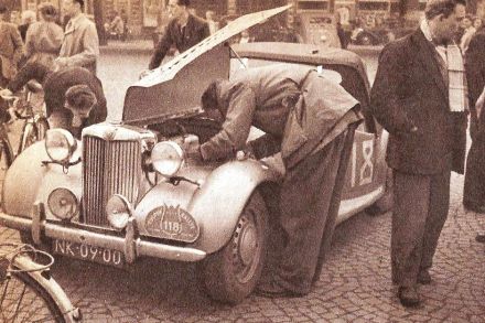 Y.Landrau , J.Hodebourg de Verbois i J.Renaud – Mercedes Benz.