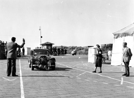 A.van Ooy jr., D.van Ooy Dijksman i J.de Jonge – Citroën.