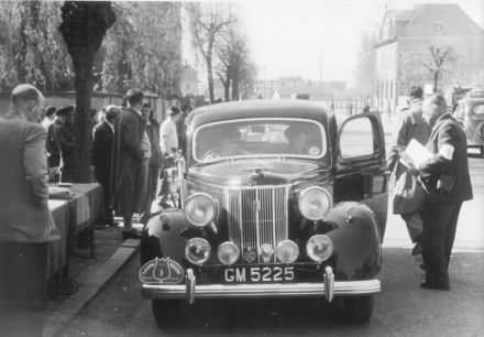 Ian Appleyard i Pat Appleyard – Jaguar XK 120.