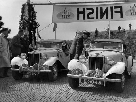 G.F.Roeloffzen i K.ten Bruggencate, A.J.M.van der Lof i M.H.Odink – MG TD.