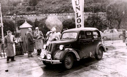 F.Guest i E.Hardiman - Ford Anglia.