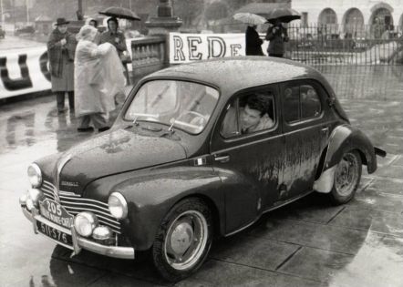 Jean Rédélé i P.Scott - Renault 4 CV.