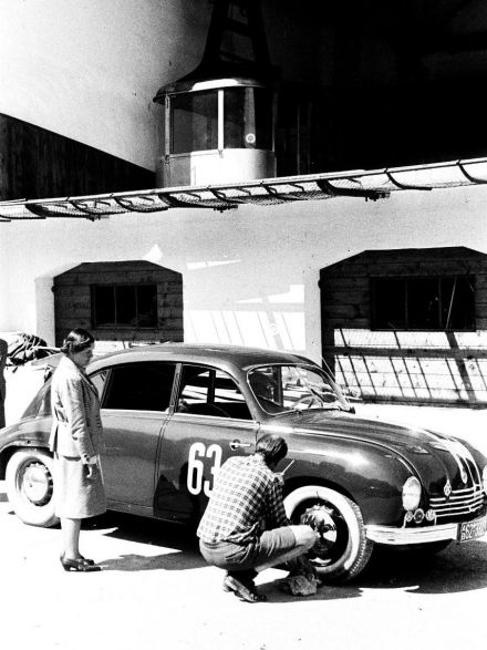 Karl Max Graf Sandizell – Tatra 600 Tatraplan.