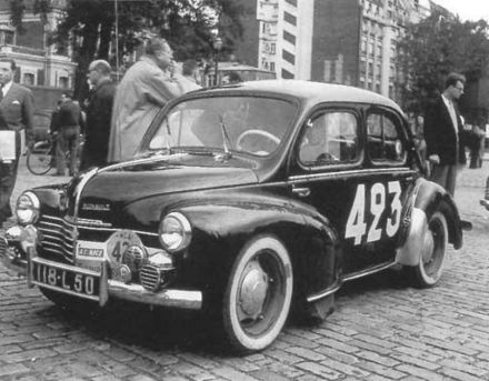 Auguste Crestot i Jean Laroche – Renault 4 CV.