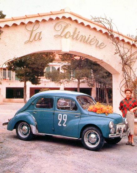 Yvonne Simon – Renault 4 CV.