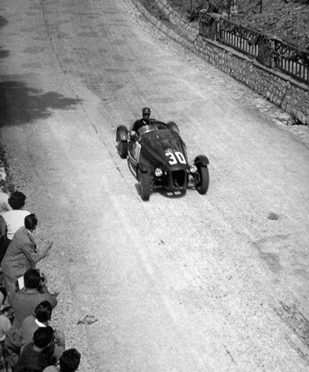 Franco Cortese – Frazer Nash Le Mans Replica.
